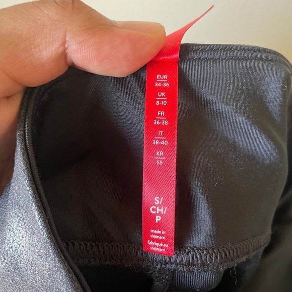 SPANXshape Faux Leather legging - Picture 8 of 10